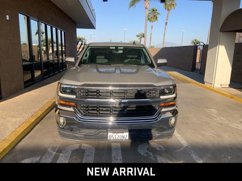 Used 2018 Chevrolet Silverado 1500 LT w/ All Star Edition RWD image 2