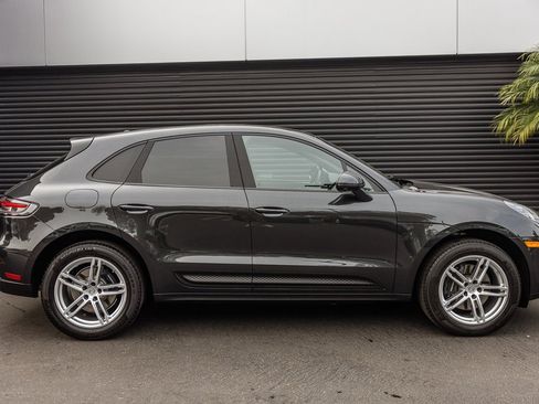 Certified 2025 Porsche Macan image 10