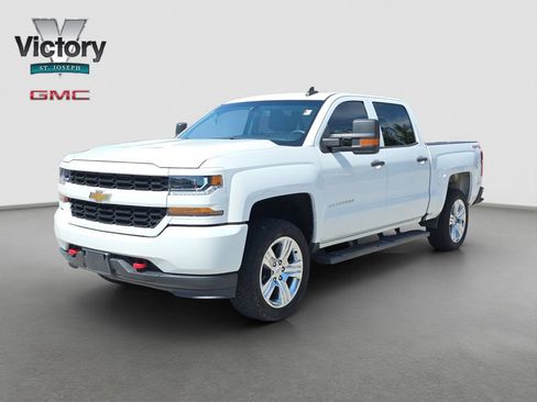 Used 2018 Chevrolet Silverado 1500 Custom w/ Trailering Package AWD/4WD image 3