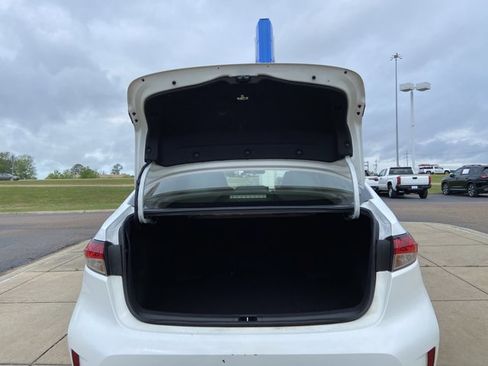 Used 2021 Toyota Corolla LE w/ LE Convenience Package image 26