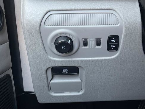 Used 2024 Jeep Wagoneer Series III AWD/4WD image 32