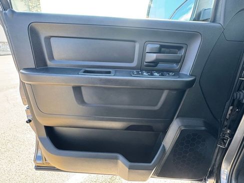 Used 2019 RAM 1500 Express AWD/4WD image 24