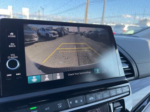 Used 2025 Honda Odyssey Elite image 13