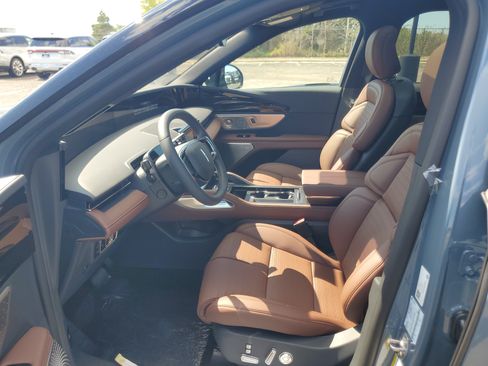 New 2026 Lincoln Nautilus Reserve AWD/4WD image 12