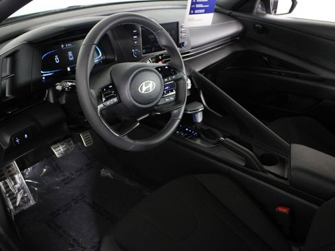 Used 2026 Hyundai Elantra Sport image 19