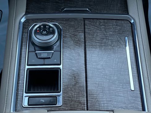 Used 2020 Ford Expedition Limited image 13