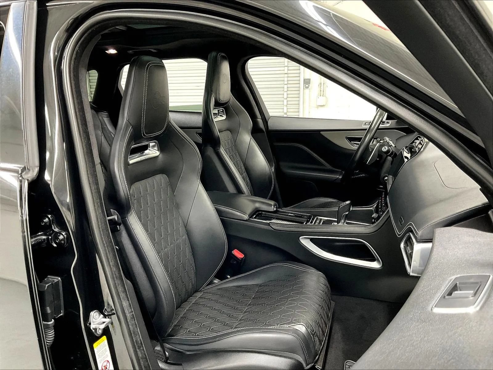 Used 2020 Jaguar F-PACE SVR AWD/4WD image 12