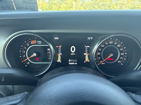 Used 2021 Jeep Wrangler Unlimited Sport image 25