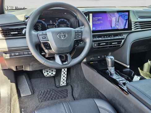 Used 2025 Toyota Camry XSE FWD image 35