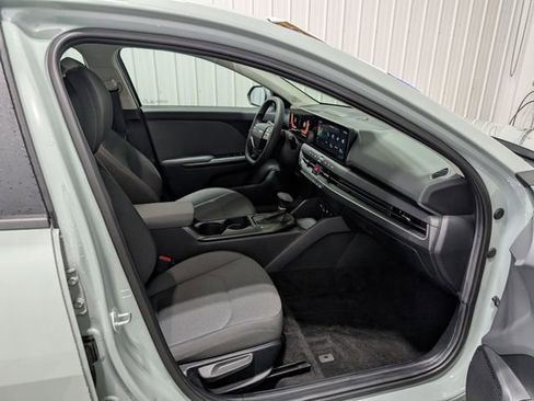 Used 2025 Kia K4 FWD image 27