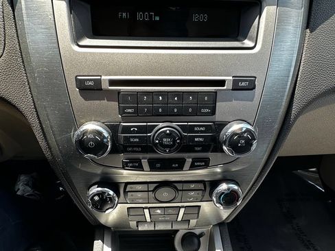 Used 2010 Ford Fusion SE FWD image 21