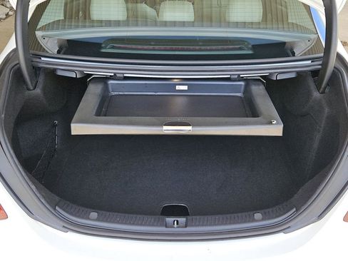 Used 2019 Mercedes-Benz E 300 4MATIC image 10