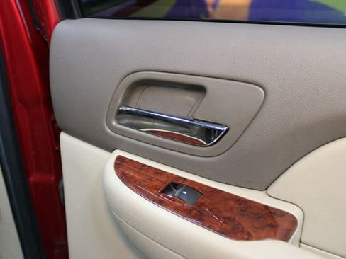 Used 2014 Chevrolet Suburban LTZ AWD/4WD image 13