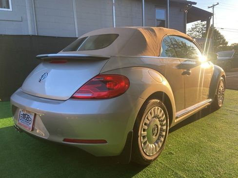 Used 2013 Volkswagen Beetle 2.5 FWD image 4