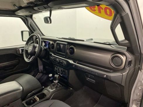Used 2019 Jeep Wrangler Unlimited Sport S image 25