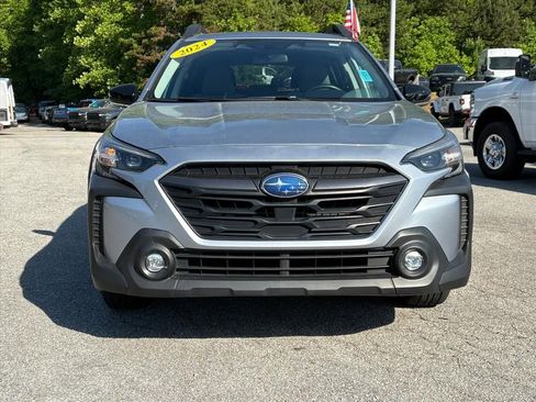 Used 2024 Subaru Outback Premium AWD/4WD image 2