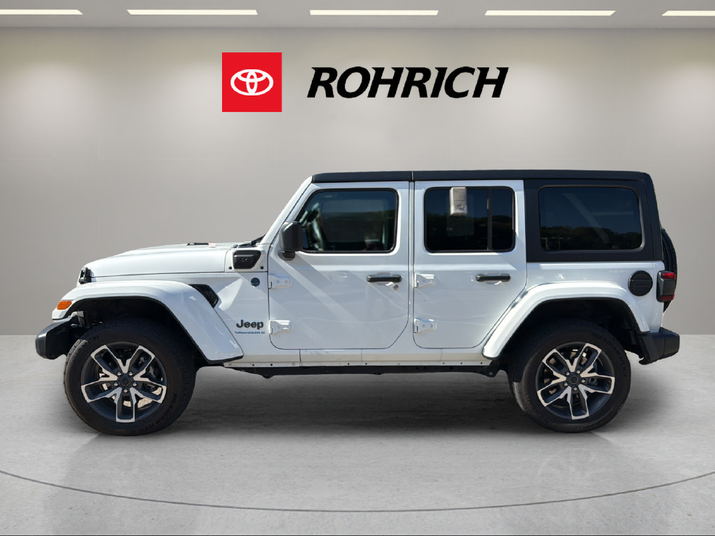 Used 2024 Jeep Wrangler Unlimited w/ Convenience Group AWD/4WD image 6