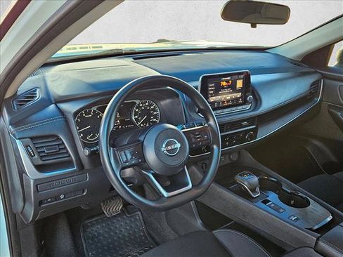 Used 2024 Nissan Rogue S image 10