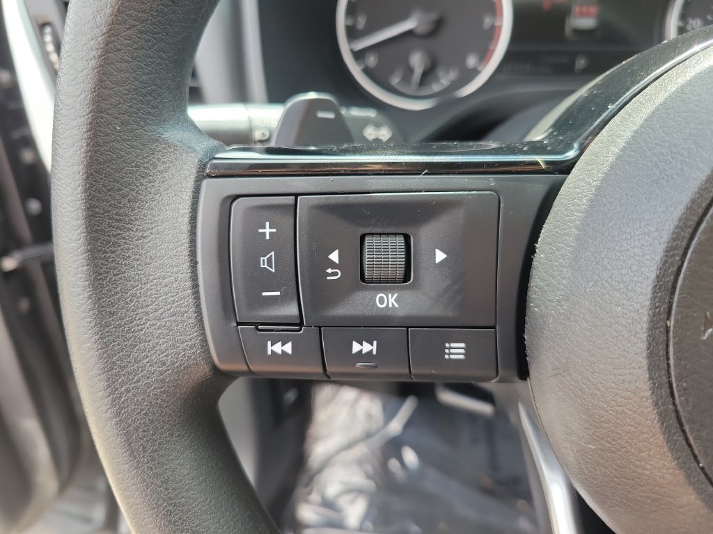 Certified 2023 Nissan Rogue SV FWD image 19