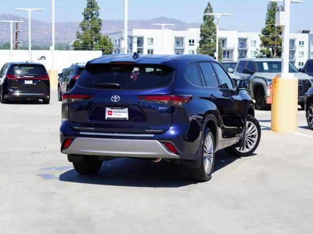 Certified 2026 Toyota Highlander Platinum AWD/4WD image 8