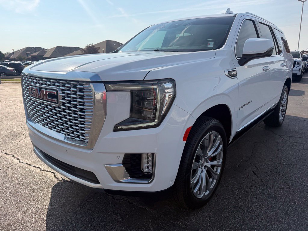 Used 2024 GMC Yukon Denali w/ Denali Reserve Package AWD/4WD image 10