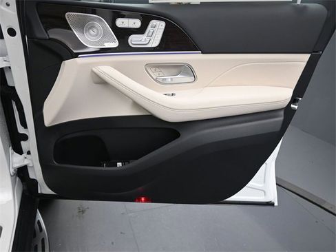 New 2026 Mercedes-Benz GLS 450 4MATIC image 31