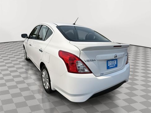 Used 2017 Nissan Versa SV FWD image 7