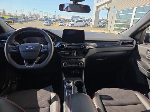 Used 2025 Ford Escape ST-Line image 15