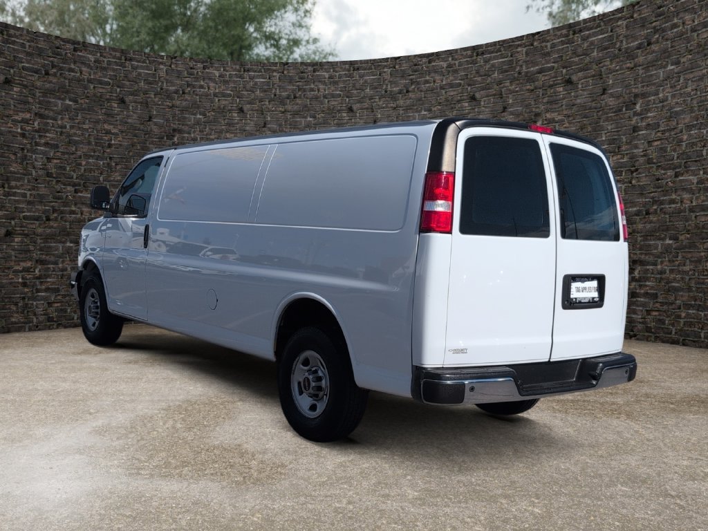Used 2022 GMC Savana 3500 Extended w/ Driver Convenience Package RWD image 4