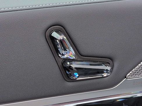 New 2025 BMW 740i xDrive AWD/4WD image 18
