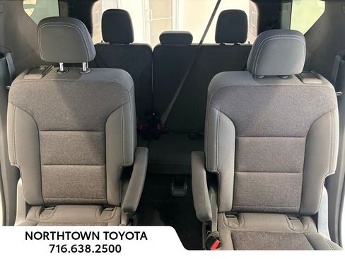 Used 2024 Chevrolet Traverse LT image 19