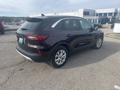 Used 2023 Ford Escape Active w/ Cold Weather Package FWD image 4