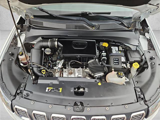 Used 2024 Jeep Compass Latitude AWD/4WD image 22