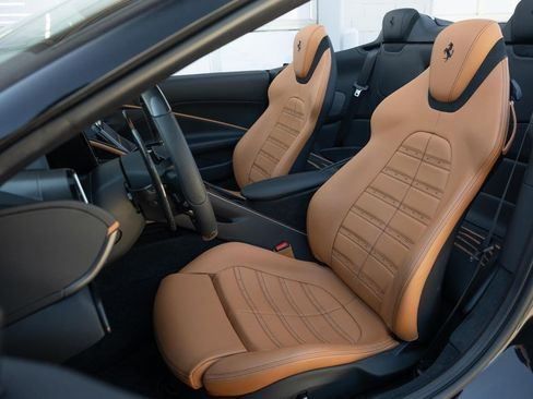 Used 2025 Ferrari Roma Spider RWD image 34