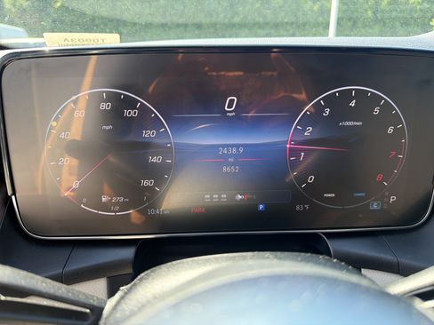 Used 2025 Mercedes-Benz GLC 300 4MATIC image 22