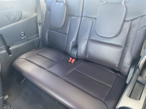 New 2026 Ford Explorer Platinum image 12