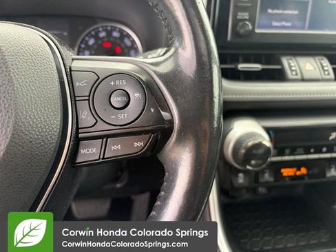Used 2019 Toyota RAV4 XLE Premium w/ Cold Weather Package AWD/4WD image 25