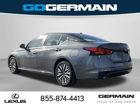 Used 2024 Nissan Altima 2.5 SV image 5