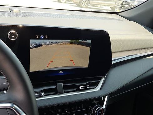 Used 2026 Chevrolet Equinox LT FWD image 17