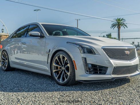 Used 2018 Cadillac CTS V w/ Luxury Package image 12