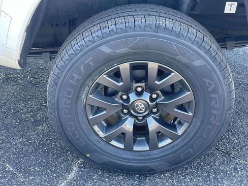 Used 2022 Toyota Tacoma SR5 image 9
