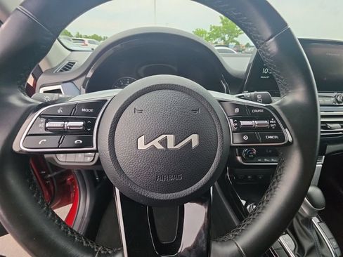 Used 2023 Kia Seltos S w/ Navigation Package FWD image 17