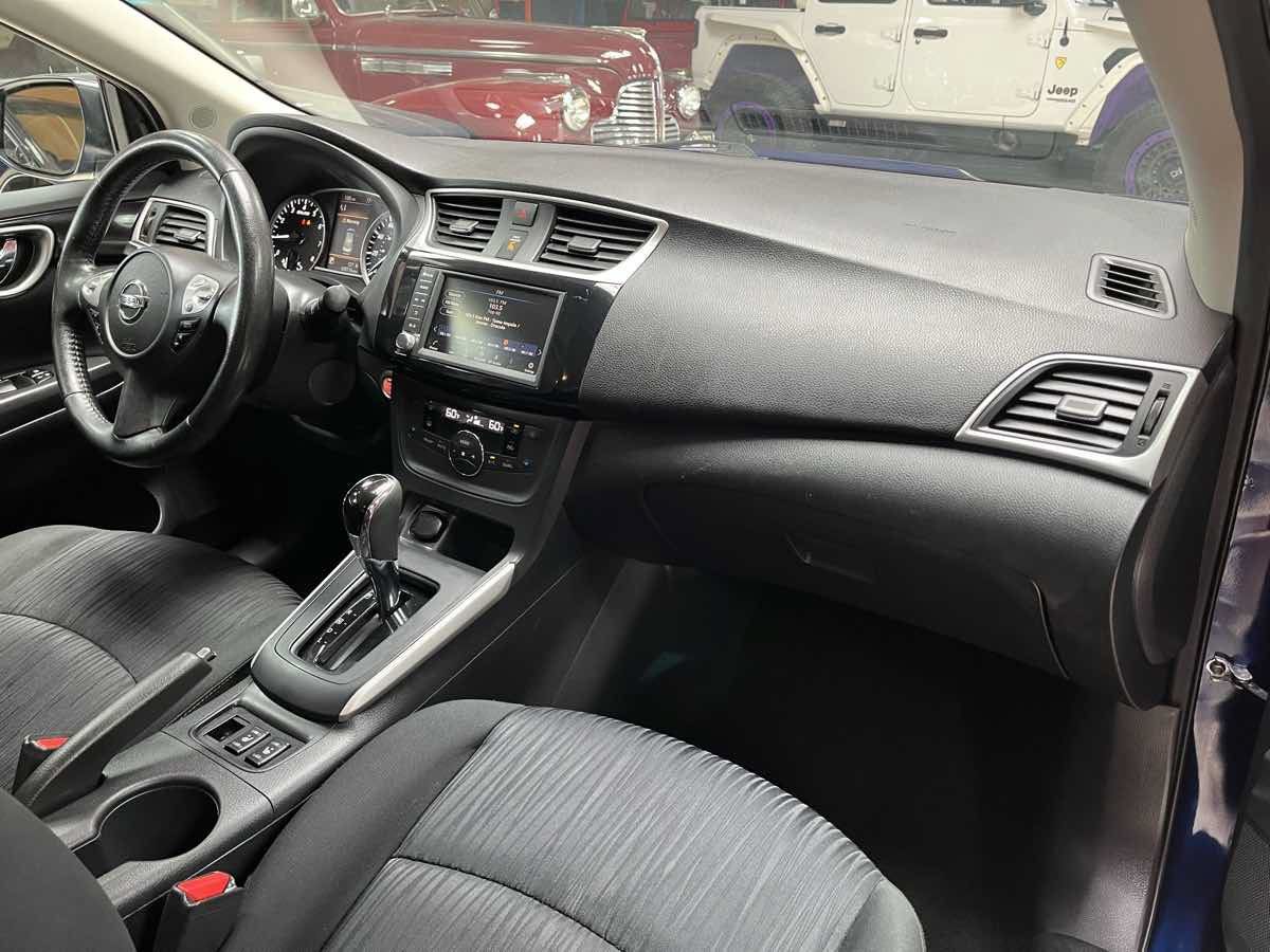 Used 2019 Nissan Sentra SV w/ Special Edition Package FWD image 10