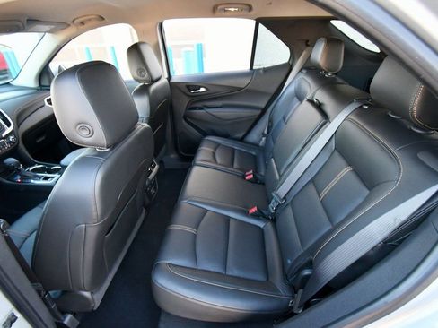 Used 2022 Chevrolet Equinox Premier FWD image 16
