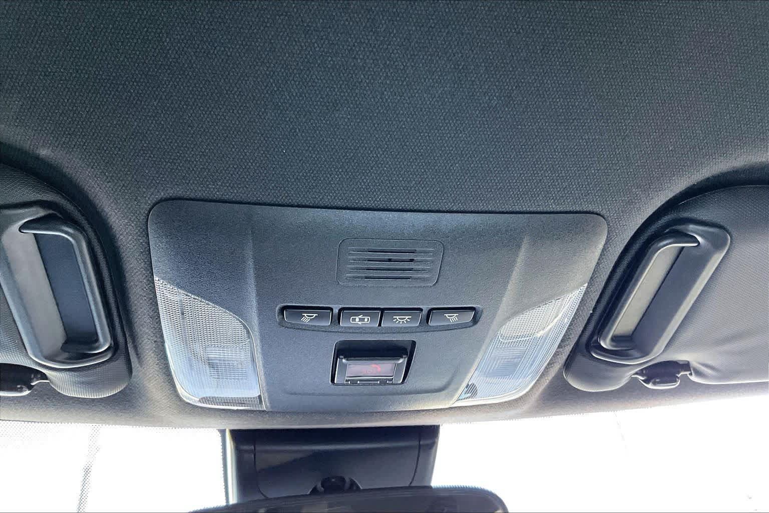 Used 2022 Toyota Corolla SE w/ Carpet Mat Package (TMS) FWD image 32