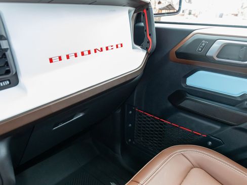 Used 2024 Ford Bronco Heritage Edition image 24