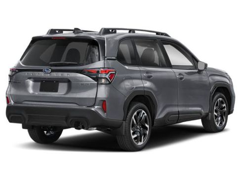 Used 2025 Subaru Forester Premium AWD/4WD image 2