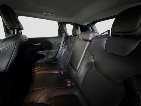 Used 2021 Jeep Cherokee Latitude Plus image 21