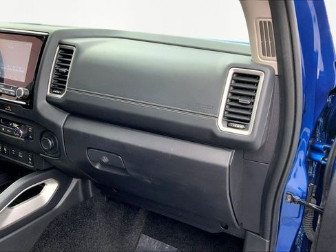 Used 2024 Nissan Frontier SV w/ SV Convenience Package image 18