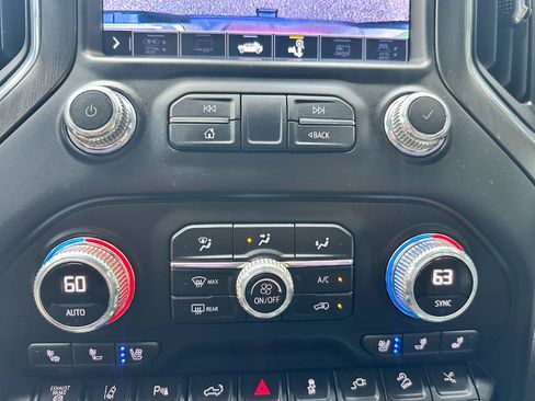 Used 2022 GMC Sierra 2500 AT4 w/ AT4 Premium Plus Package AWD/4WD image 48